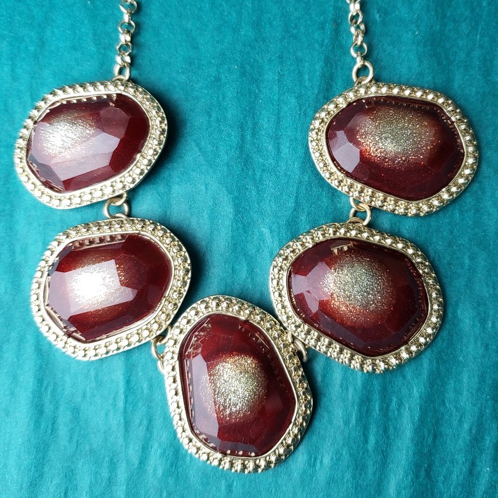 2/10$ NY Gold tone red necklace